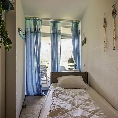 Regina - Juliana Aan Zee