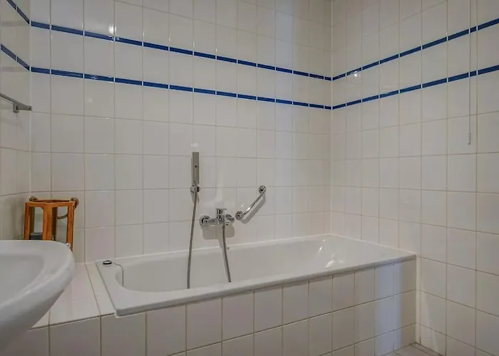 Regina - Juliana Aan Zee *